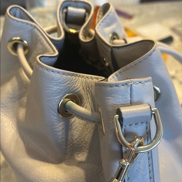 Like-new Rebecca Minkoff Mini Fiona Leather Bucket Bag 🤩 $4.99 shipping! - Picture 6 of 11